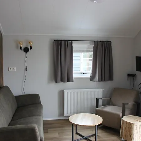 De Bijsselse Enk, Noors 11 אתר קמפינג נונספייט